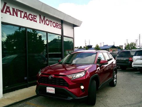 Used 2019 Toyota RAV4 XLE Premium w/ Cold Weather Package AWD/4WD image 1