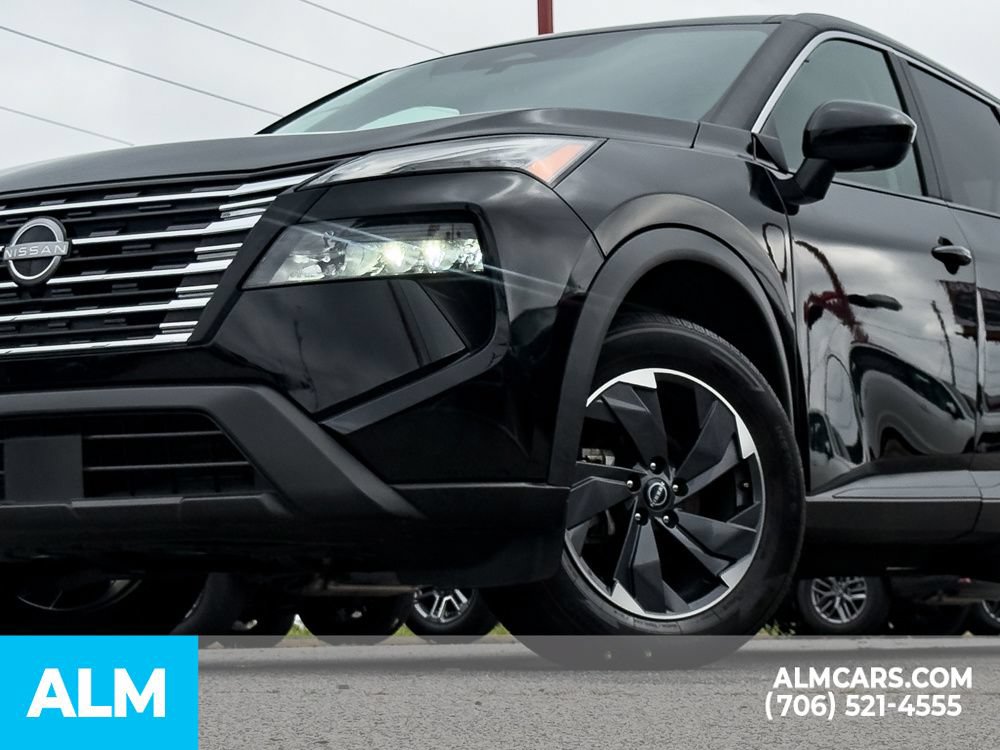 Used 2024 Nissan Rogue SV FWD image 8
