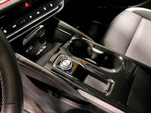 Used 2025 Buick Envision Sport Touring image 17