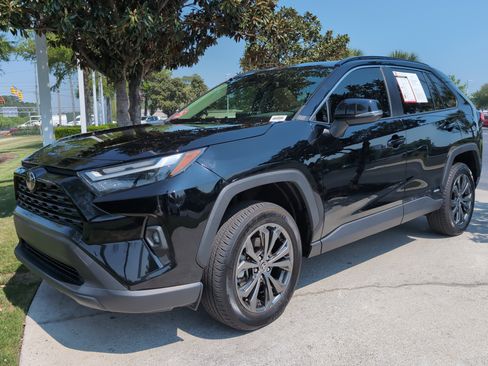 Certified 2025 Toyota RAV4 XLE Premium w/ Weather Package image 5