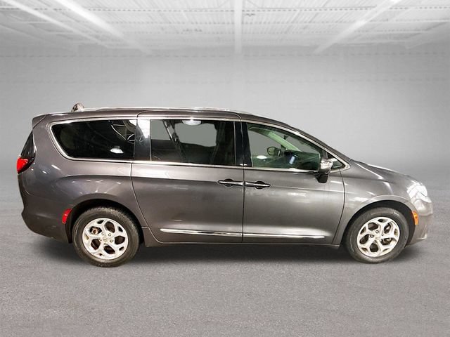 Used 2021 Chrysler Pacifica Limited w/ Premium & Safety Sphere Group AWD/4WD image 5