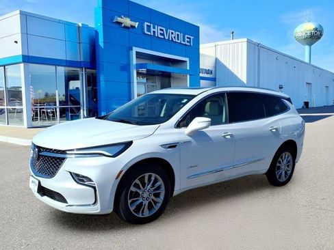 Used 2023 Buick Enclave Avenir w/ Avenir Technology Package AWD/4WD image 8