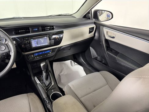 Used 2015 Toyota Corolla LE image 36