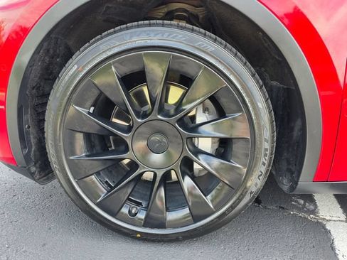 Used 2022 Tesla Model Y Long Range AWD/4WD image 15