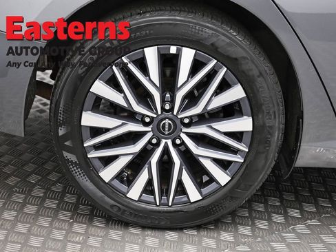 Used 2025 Nissan Altima 2.5 SV FWD image 30