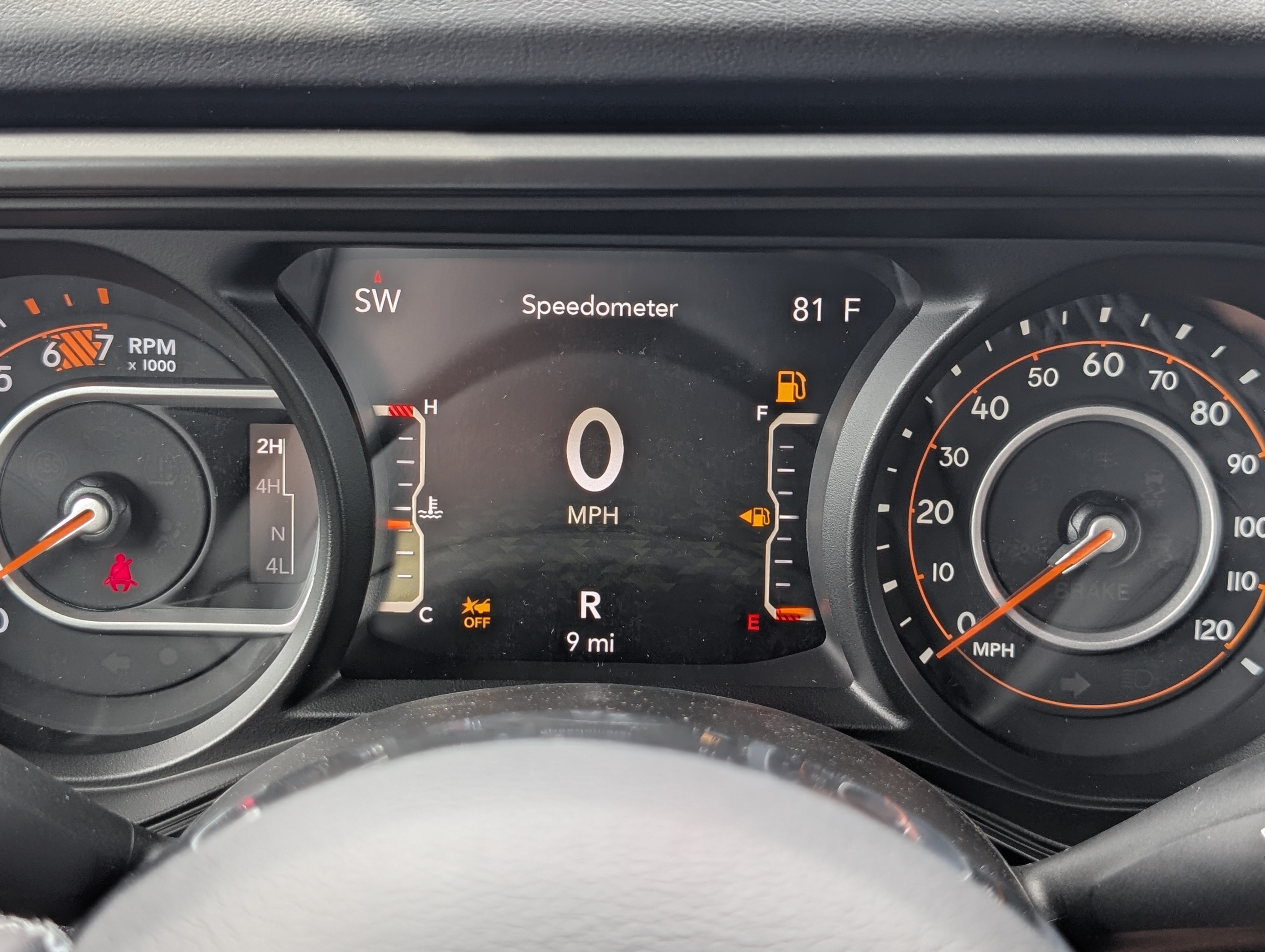 New 2026 Jeep Wrangler Unlimited Sahara w/ Technology Group AWD/4WD image 26