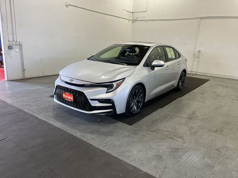 Used 2024 Toyota Corolla XSE FWD image 1