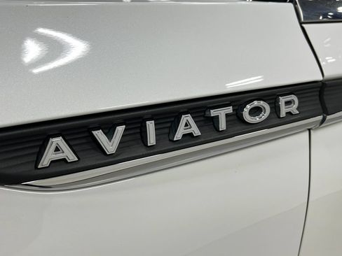Used 2020 Lincoln Aviator Reserve w/ Elements Package Plus AWD/4WD image 44