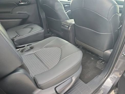 Used 2025 Toyota Highlander XSE image 11