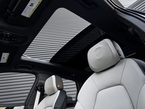 New 2026 Porsche Cayenne E-Hybrid image 15