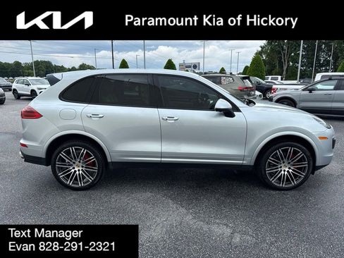 Used 2017 Porsche Cayenne Platinum Edition AWD/4WD image 7