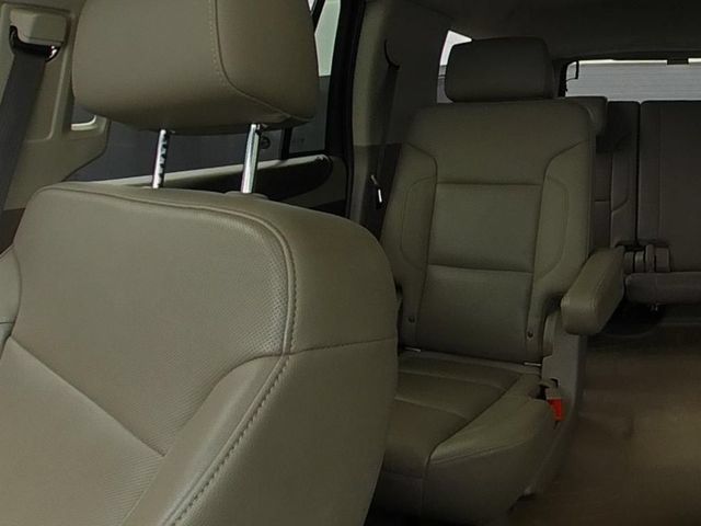Used 2018 Chevrolet Tahoe Premier AWD/4WD image 32