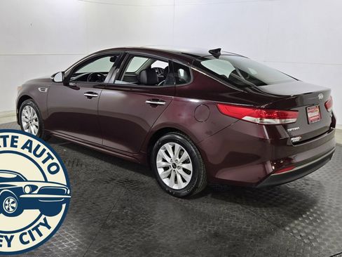 Used 2018 Kia Optima EX w/ Premium Package image 5