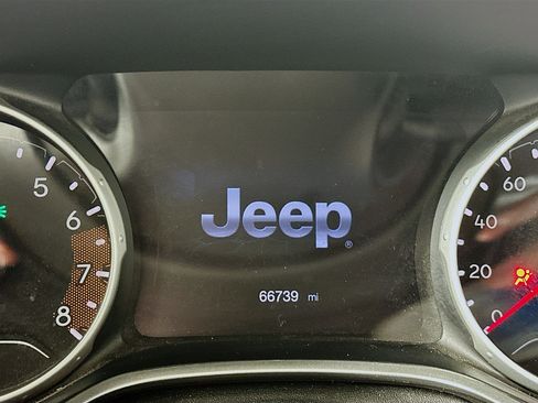 Used 2018 Jeep Compass Latitude w/ Popular Equipment Group image 18
