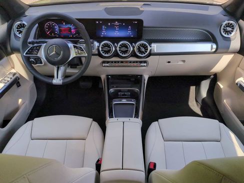 Used 2025 Mercedes-Benz GLB 250 4MATIC image 16