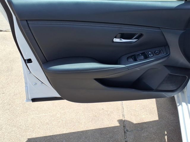 Used 2024 Nissan Sentra SV FWD image 9