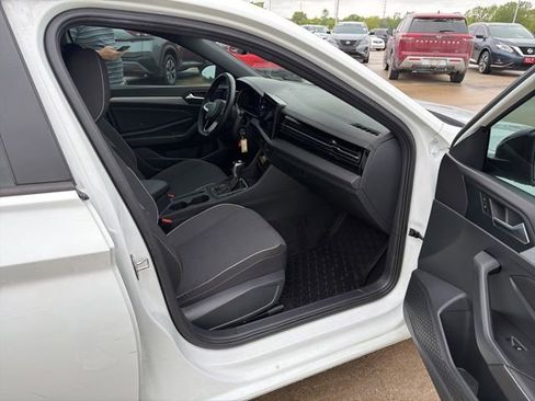 Used 2025 Volkswagen Jetta Sport FWD image 15