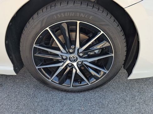 Used 2022 Toyota Camry SE w/ Cold Weather Package FWD image 12