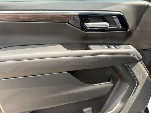 Used 2025 Chevrolet Tahoe LS RWD image 10