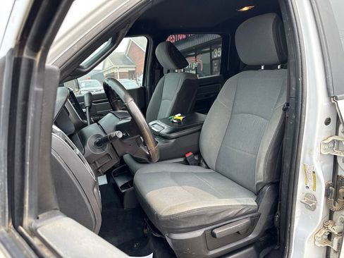 Used 2022 RAM 2500 Big Horn AWD/4WD image 2