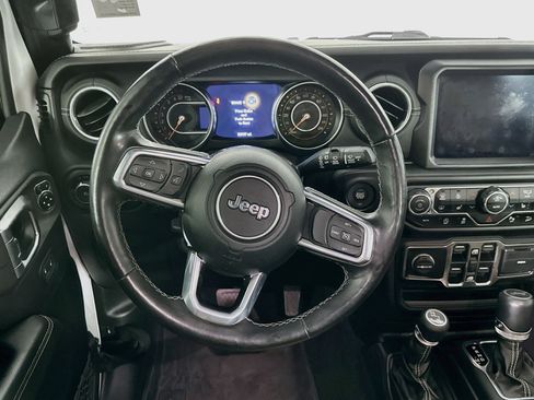Used 2020 Jeep Wrangler Unlimited Sahara AWD/4WD image 18
