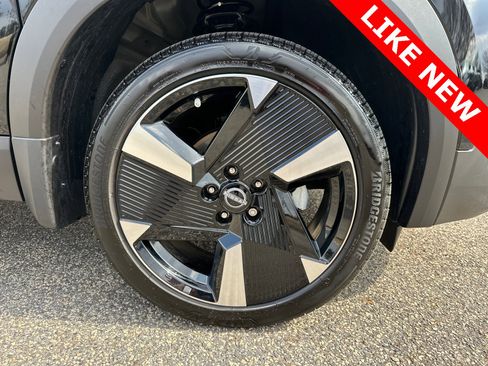 Certified 2025 Nissan Kicks SR image 13