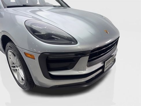 Used 2022 Porsche Macan image 17