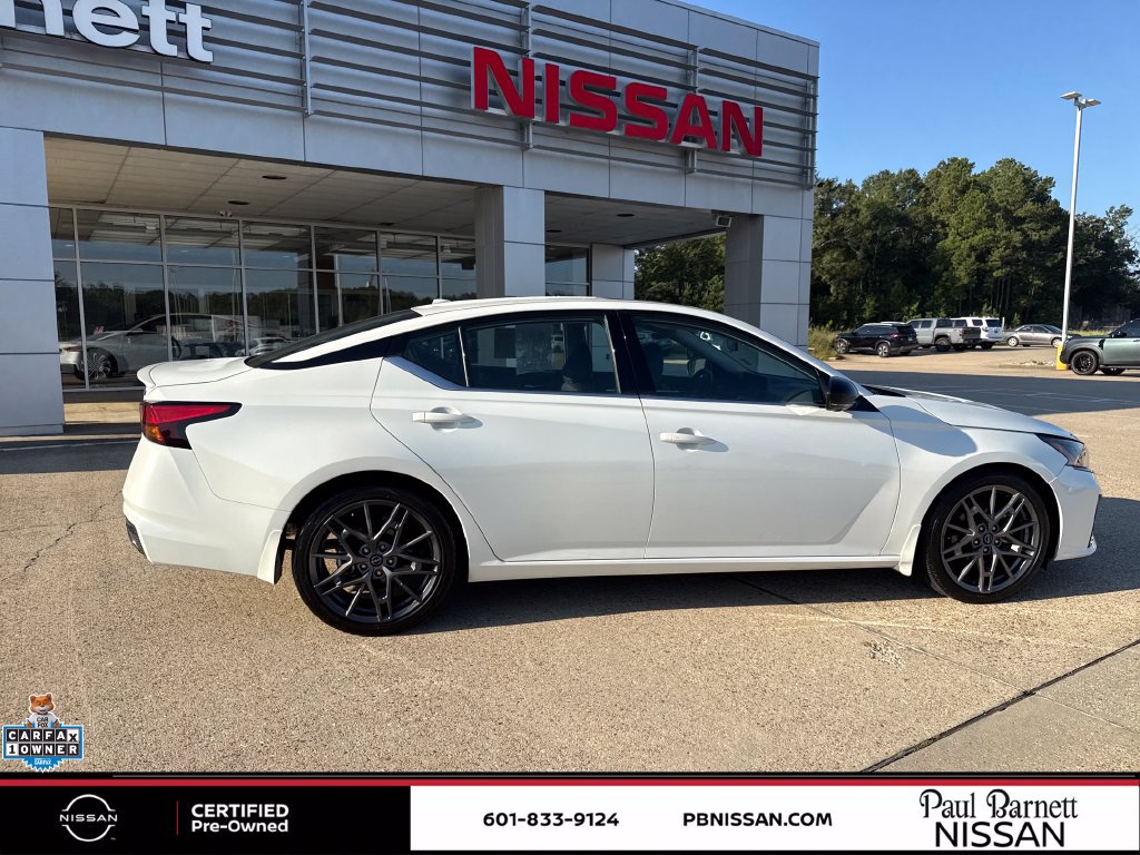 Certified 2024 Nissan Altima 2.0 SR FWD image 5
