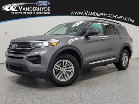 Used 2022 Ford Explorer XLT image 1