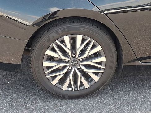 Used 2025 Nissan Altima 2.5 SV FWD image 27