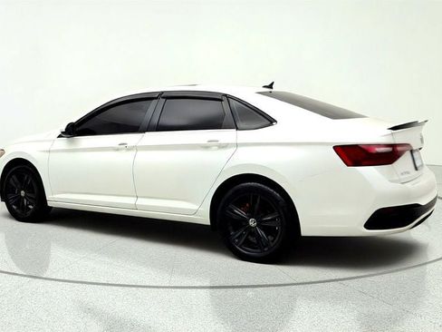 Used 2022 Volkswagen Jetta SE w/ Panoramic Sunroof Package FWD image 7