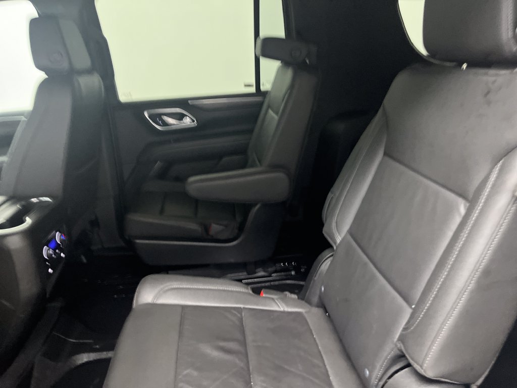 Used 2024 Chevrolet Suburban Z71 w/ Luxury Package AWD/4WD image 13