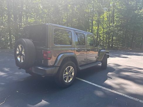 Used 2021 Jeep Wrangler Unlimited Sahara AWD/4WD image 6