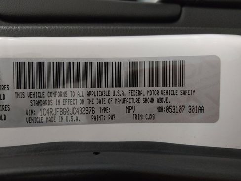 Used 2018 Jeep Grand Cherokee Limited image 33