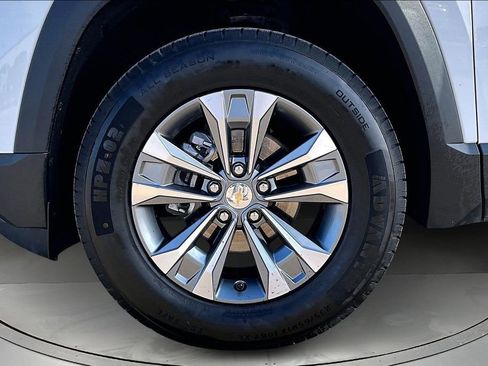 Used 2025 Chevrolet Equinox LT w/ Convenience Package II image 33