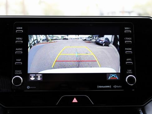 Used 2021 Toyota Venza XLE image 19