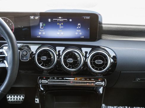 Certified 2026 Mercedes-Benz CLA 250 image 11