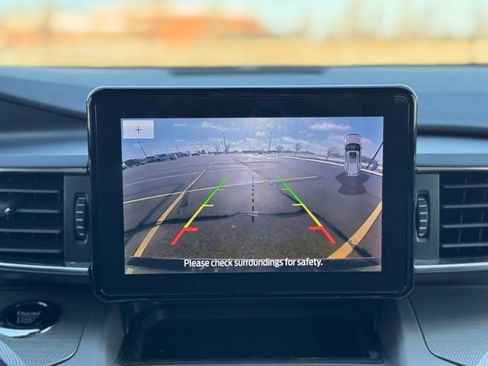 Used 2023 Ford Explorer XLT w/ Equipment Group 202A image 20