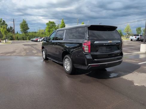 Used 2024 Chevrolet Suburban LT AWD/4WD image 5