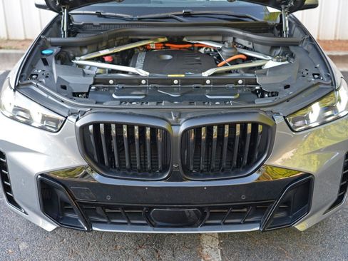 Used 2024 BMW X5 xDrive50e w/ M Sport Package AWD/4WD image 8
