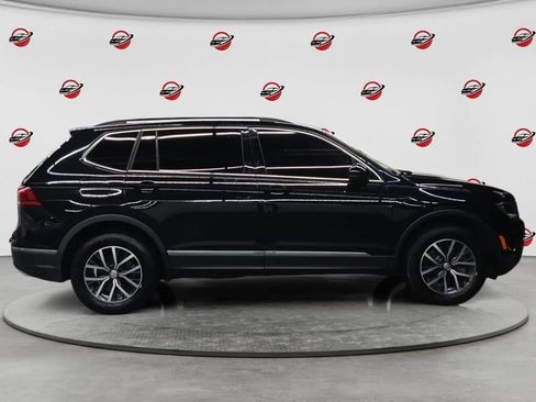 Used 2020 Volkswagen Tiguan SE w/ Panoramic Sunroof Package FWD image 6