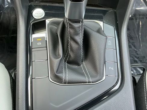 New 2026 Volkswagen Taos SE FWD image 24