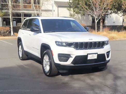 New 2026 Jeep Grand Cherokee Laredo X image 3