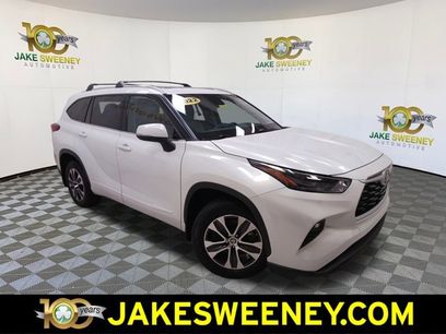 Used 2022 Toyota Highlander XLE