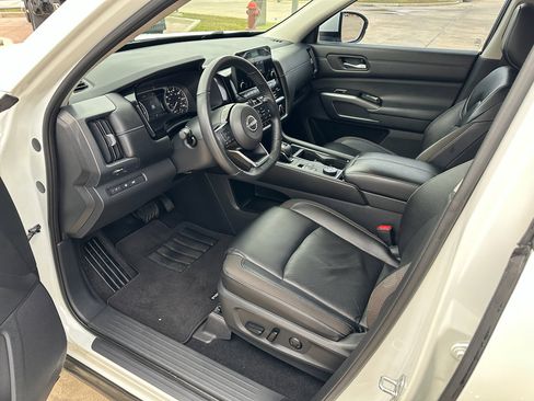 Used 2022 Nissan Pathfinder SL image 11