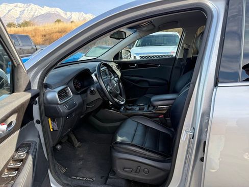 Used 2016 Kia Sorento EX image 9