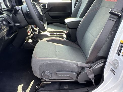 Used 2026 Jeep Gladiator Rubicon AWD/4WD image 10