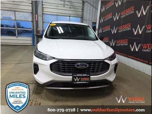 Used 2023 Ford Escape Active image 2