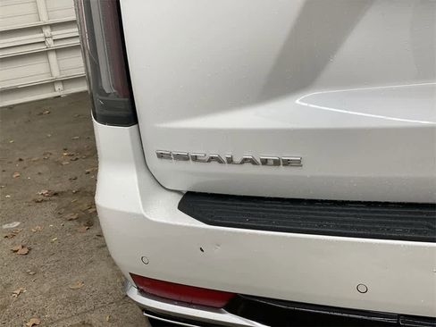 Used 2021 Cadillac Escalade ESV Premium Luxury image 10