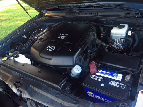 Used 2005 Toyota 4Runner SR5 AWD/4WD image 28